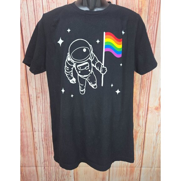Pride Threads Pride T-Shirt Large Black Astronaut LGBTQ+ Rainbow Flag - Picture 1 of 6